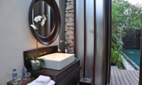 Kei Villas Bathroom | Petitenget, Bali