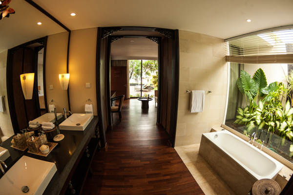 Villa Aum Bathroom with Bathtub | Uluwatu, Bali
