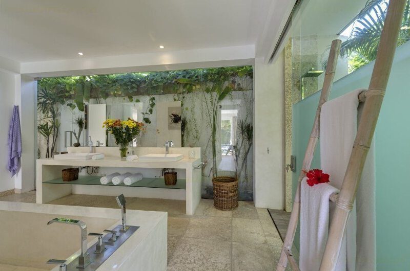Villa Berawa Beach En-suite Bathroom | Canggu, Bali