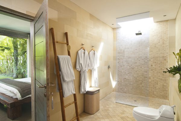 Villa Mia Bedroom and Bathroom | Canggu, Bali