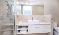 O'Reillys Bathroom | Gold Coast Hinterland, Queensland
