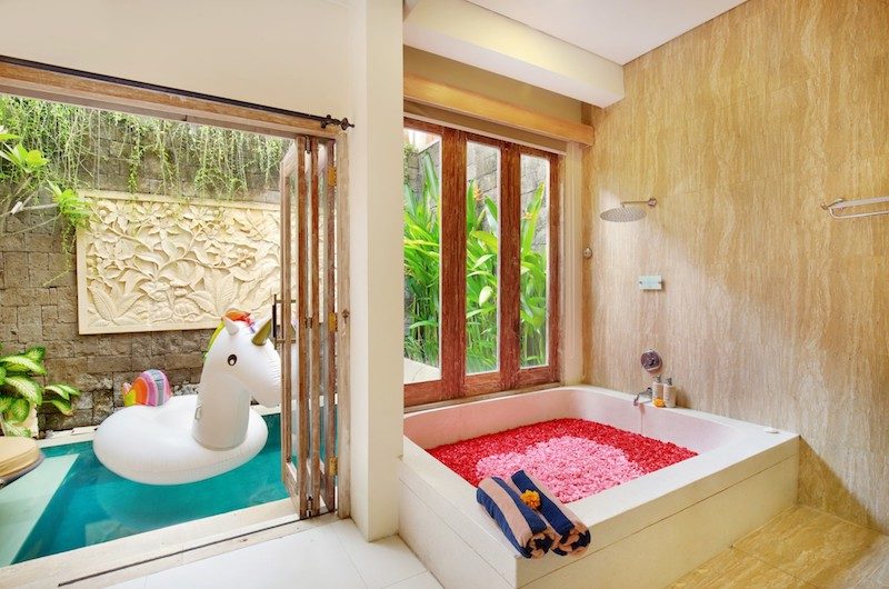 Ini Vie Villa Romantic Bathtub | Legian, Bali