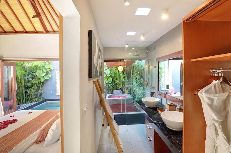 Legian Kriyamaha Villa Bedroom with Enclosed Bathroom | Legian, Bali