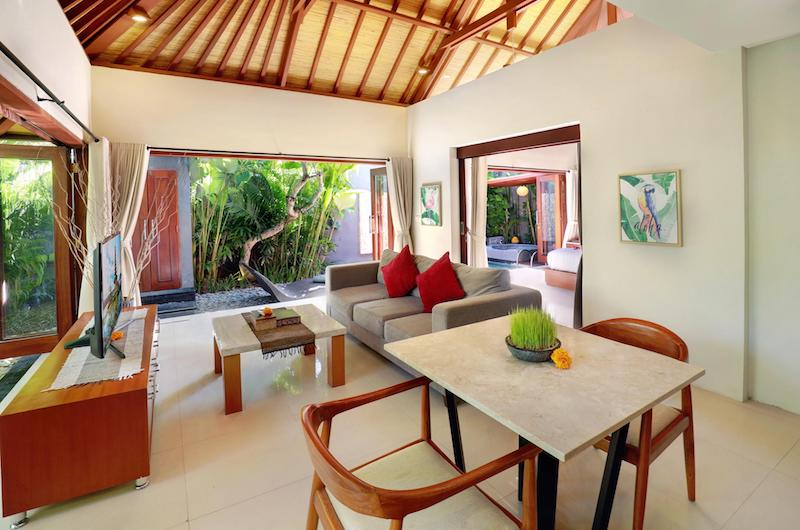 Legian Kriyamaha Villa Dining Table | Legian, Bali
