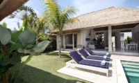 Umah Di Desa Sun Beds | Batubelig, Bali