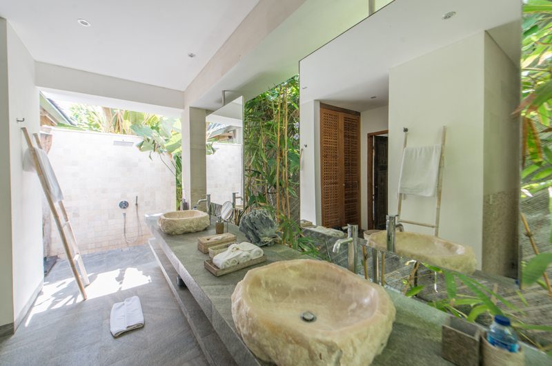 Villa Ketut En-suite Bathroom | Petitenget, Bali