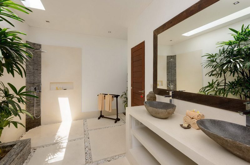 Villa Kyah Guest Bathroom | Kerobokan, Bali