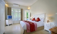 Villa Lodek Deluxe Bedroom | Seminyak, Bali