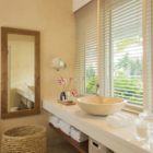 Boraboraone Bathroom