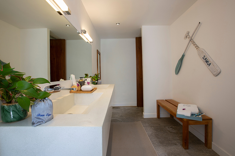Baan Capo Bathroom Four with Mirror | Bang Rak, Koh Samui