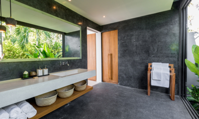 Villa Malouna Bathroom One with Mirror | Bang Por, Koh Samui