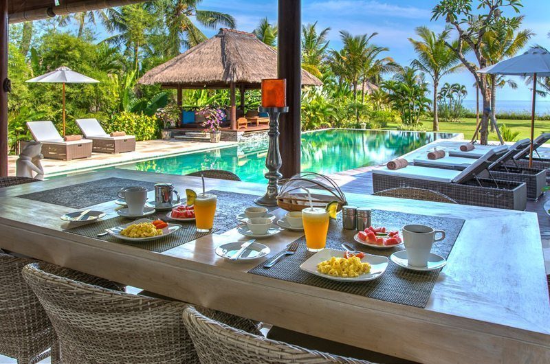 Villa Aparna Outdoor Dining | Lovina, Bali