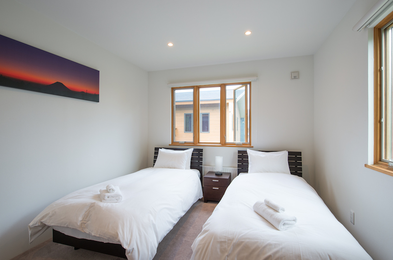 The Chalets At Country Resort Kotobuki Twin Bedroom Side | Hirafu, Niseko