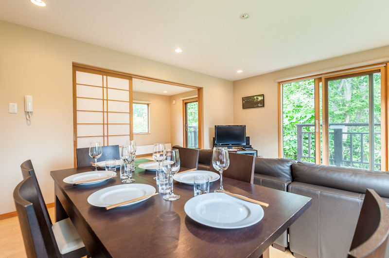 The Chalets At Country Resort Kuttara Dining Area | Hirafu, Niseko