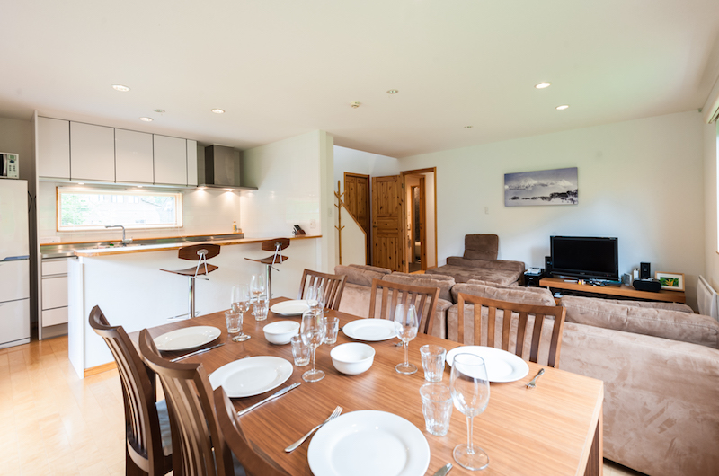 The Chalets At Country Resort Shimano Dining Area | Hirafu, Niseko