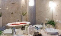The Residence Villa Zensa Residence En-suite Bathroom | Seminyak, Bali