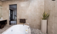 The Residence Villa Zensa Residence Bathtub | Seminyak, Bali