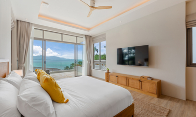 Villa Peace Master Bedroom One with Ocean View and TV | Choeng Mon, Koh Samui