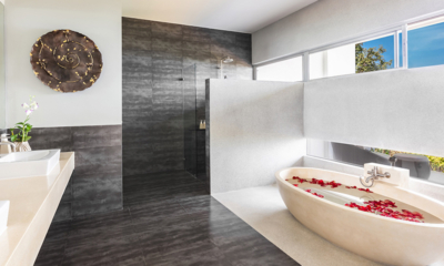 Villa Leelawadee Master Bathroom Two with Bathtub | Pa Klok, Phuket