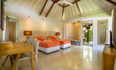 Akilea Villas Villa Kayu Merah Guest Bedroom Two with Twin Beds | Uluwatu, Bali