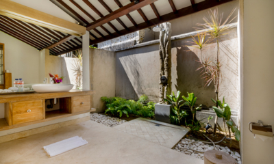 Akilea Villas Villa Khajuraho Master Bathroom | Uluwatu, Bali