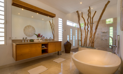 Akilea Villas Villa Khajuraho Guest Bathroom One | Uluwatu, Bali