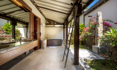 Akilea Villas Villa Lalita Master Bathroom | Uluwatu, Bali