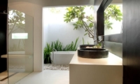 Villa Putih Bali Bathroom | Seminyak, Bali