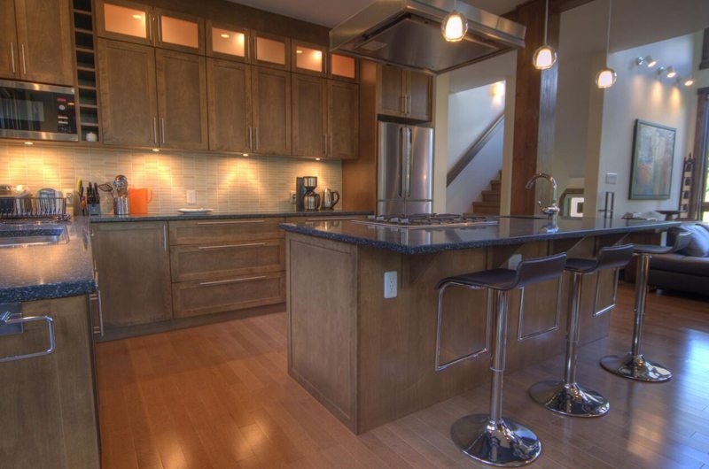 Mangetsu Lodge Kitchen | Hirafu Izumikyo 3, Niseko