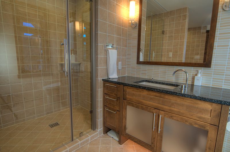 Mangetsu Lodge Bathroom with Shower | Hirafu, Niseko