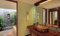 Jabumani Villa Villa Tomak En-suite Bathroom | Canggu, Bali