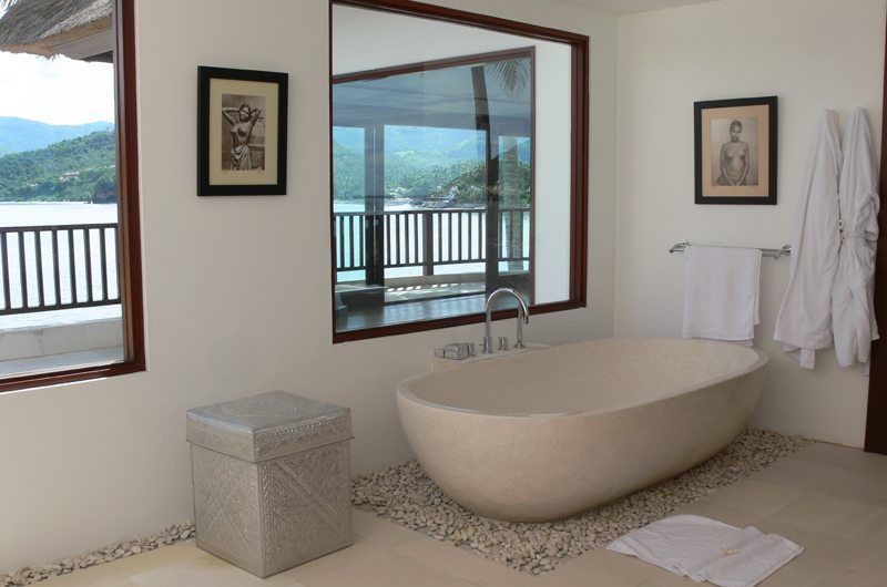 Villa Blanca En-suite Bathroom | Candidasa, Bali