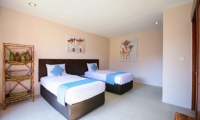 Villa Chez Ami Twin Room | Legian, Bali
