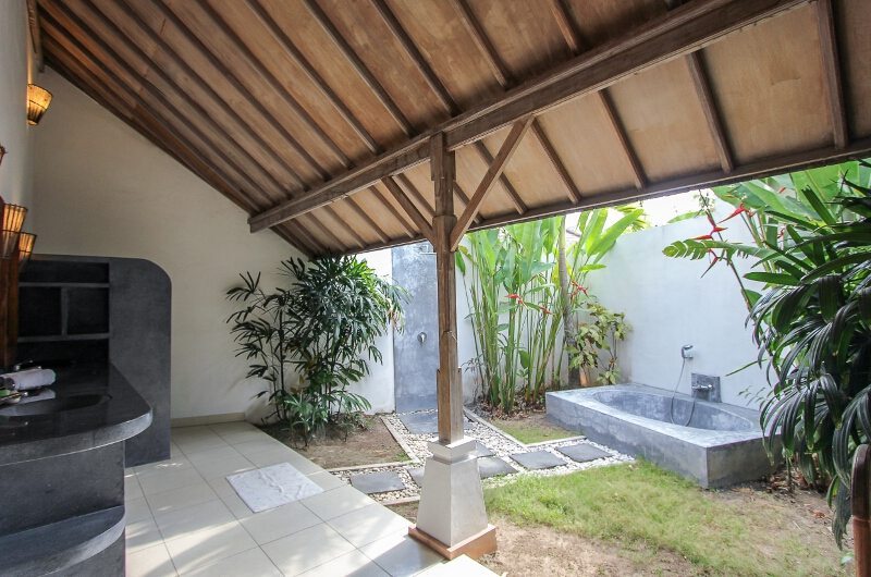 Villa Damai Besar Outdoor Bathtub | Seminyak, Bali
