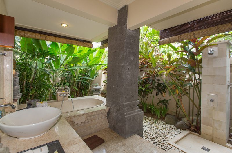 Villa Lidwina Outdoor Bathroom | Jimbaran, Bali
