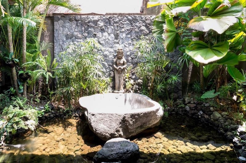 Villa Tempat Damai Statue | Canggu, Bali