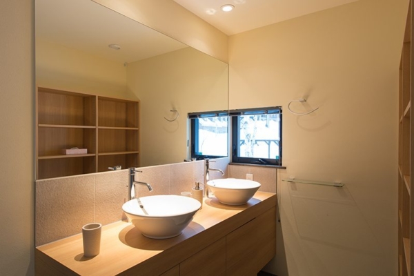 Tahoe Lodge Bathroom | Hirafu, Niseko