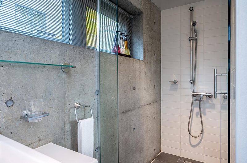 Yuki Uchi Bathroom with Shower | Hirafu, Niseko