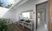 Villa Liola Bathroom One | Umalas, Bali