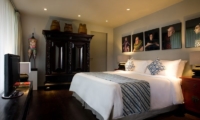 Villa Samuan Villa Siki Bedroom with Paintings | Seminyak, Bali