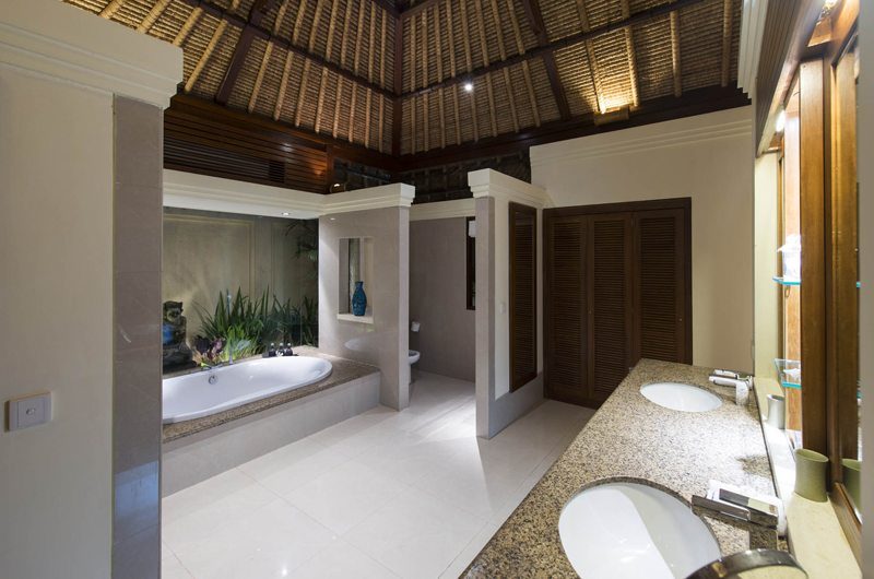 Celagi Villa Bathroom | Nusa Lembongan, Bali