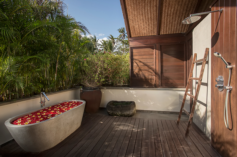 Jeeva Saba Estate Outdoor Bathtub | Gianyar, Bali