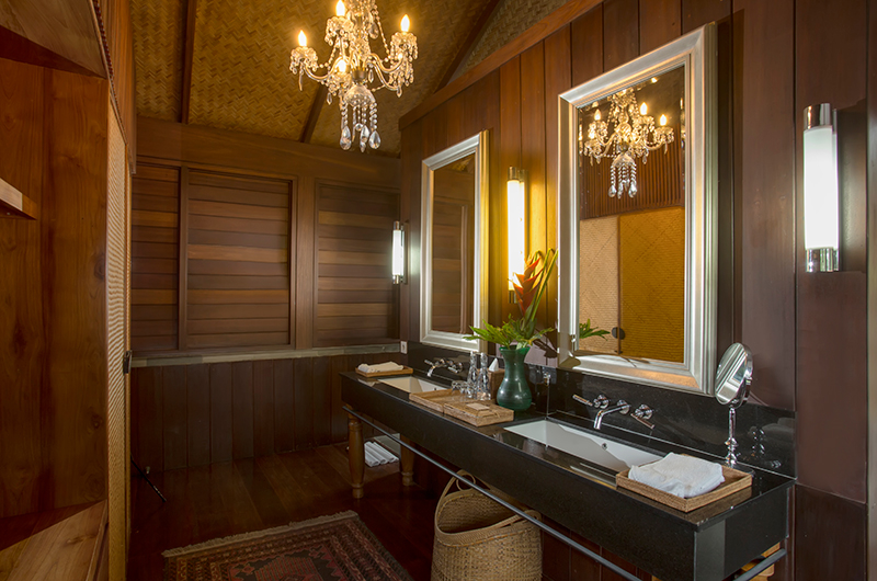 Jeeva Saba Estate Bathroom with Mirror | Gianyar, Bali