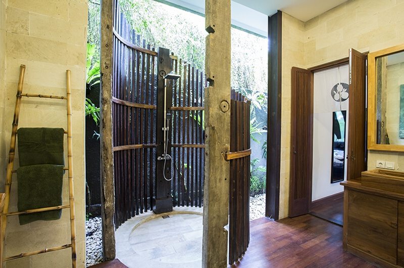 Niconico Mansion Bathroom One | Seminyak, Bali