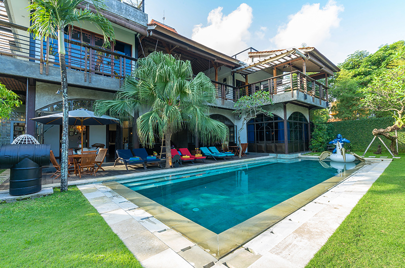 Niconico Mansion Pool Side Sun Beds | Seminyak, Bali