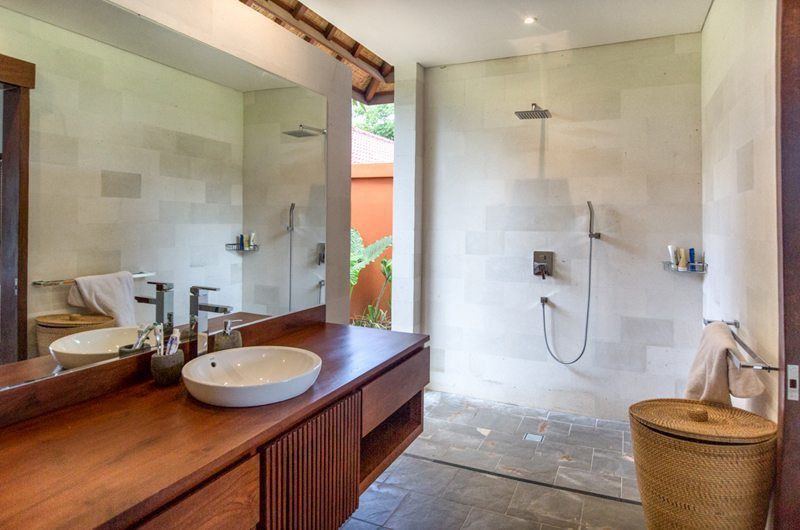 Villa Lotus Lembongan En-suite Bathroom | Nusa Lembongan, Bali