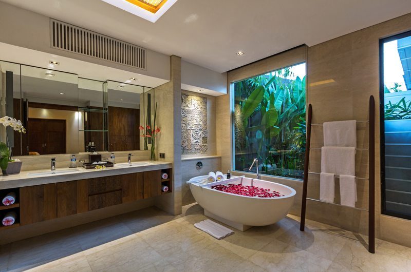 Villa Meliya Master Bathroom | Umalas, Bali