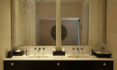 Villa Samuan Villa Kalih His and Hers Bathroom | Seminyak, Bali