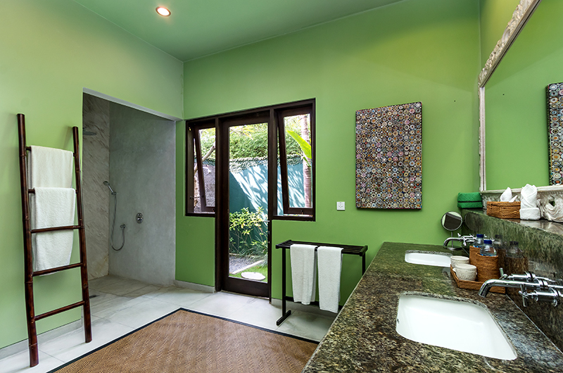 Villa Theo Bathroom with Shower | Umalas, Bali