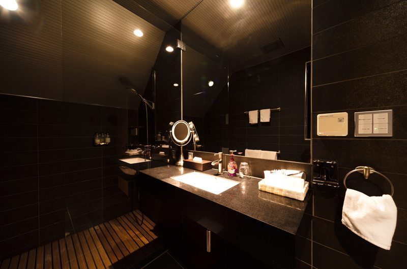 Phoenix One Bathroom | Hakuba, Nagano